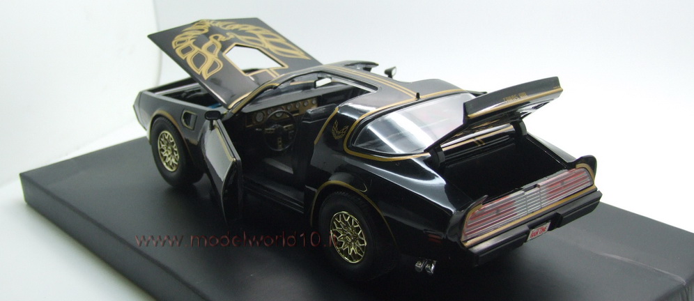 MALIBU INTERNATIONAL 1977 Pontiac Trans Am *Smokey and the bandit* 1 