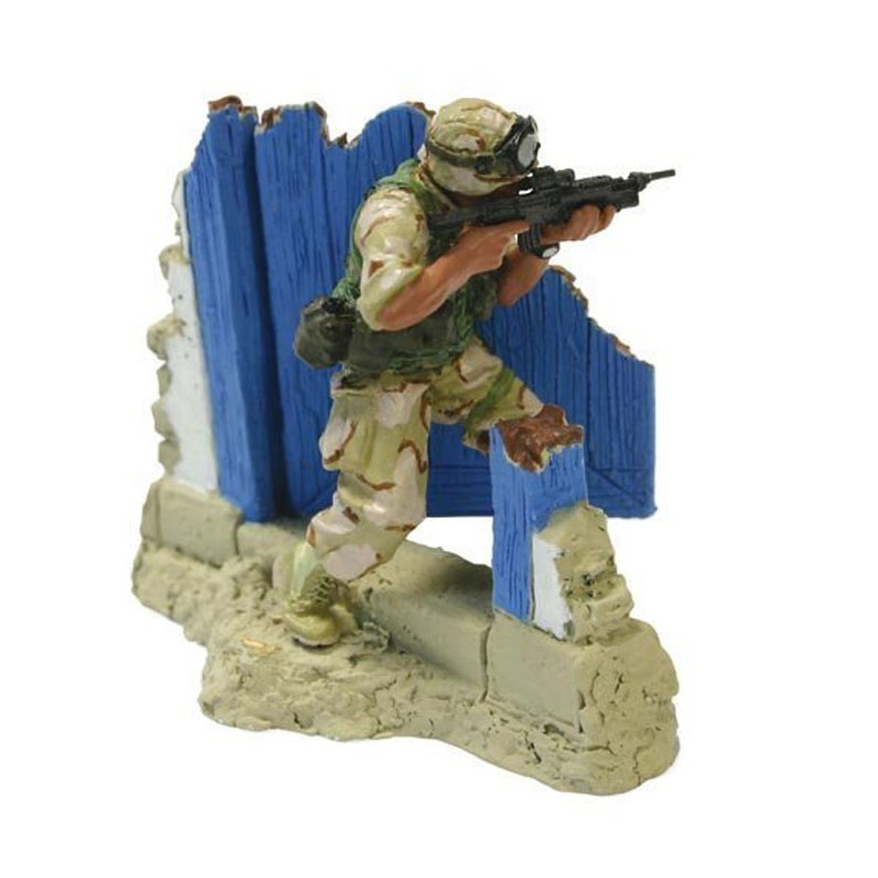 UNIMAX FORCES OF VALOR US MARINE CPT RODRIGUEZ - 1/32 99008